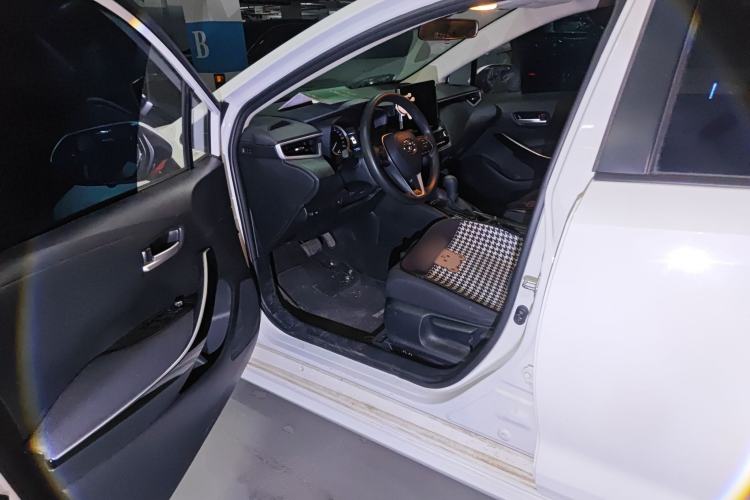 Used Toyota Corolla 2021 Dual-Motor 1.8L E-CVT Elite Edition Driver Seat