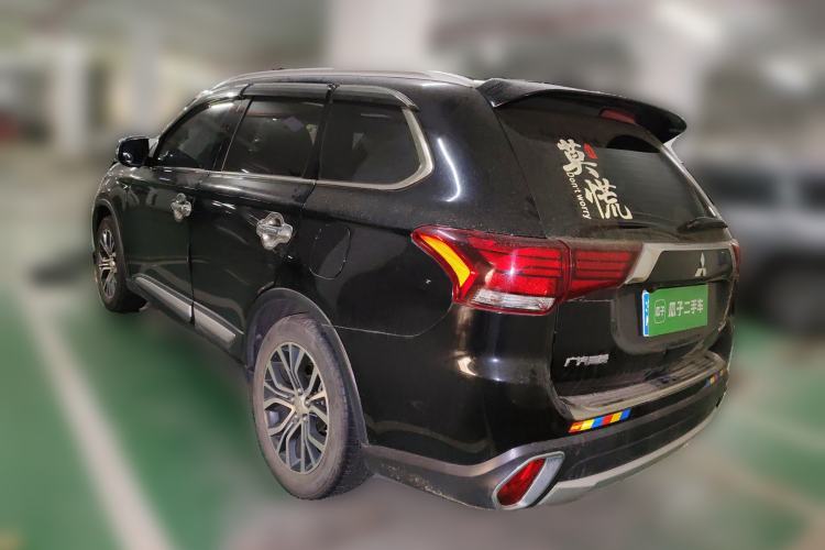 Used Mitsubishi Outlander 2017 2.0L Two-Wheel Drive Glory Edition 5 Seats Rear Left 45 Deg