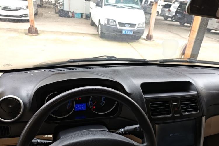 Used CHANGAN KAICHENG Ruixing M70 2017 1.5L Comfort Edition 6-Seater Liftback Door DAM15DL Center Console