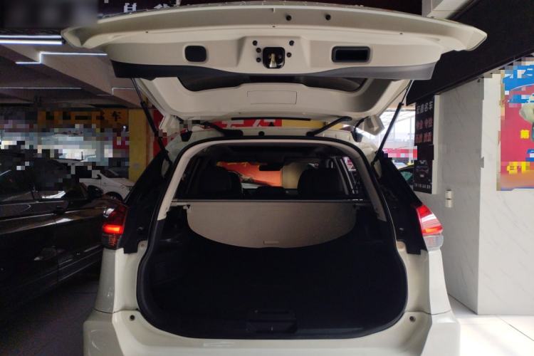 Used Nissan X-Trail 2019 2.0L CVT Comfort Edition 2WD Trunk