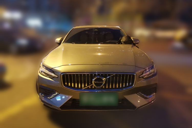 Used Volvo S60 2021 T4 Zhiyi Luxury Edition

