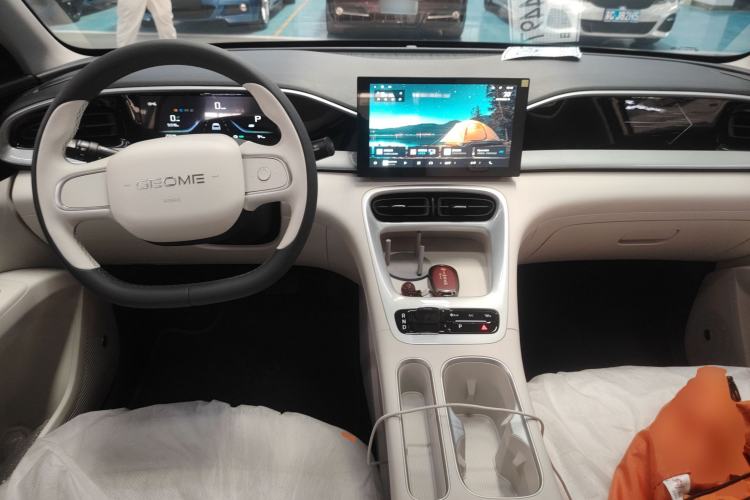 Used Geely Galaxy Geome 2026 Model 310km Youth Edition
