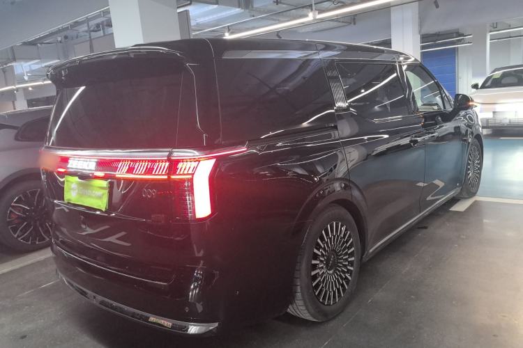 Used Zeekr 009 2024 7-Seater Walk-Through Version Four-Wheel Drive 108 kWh
