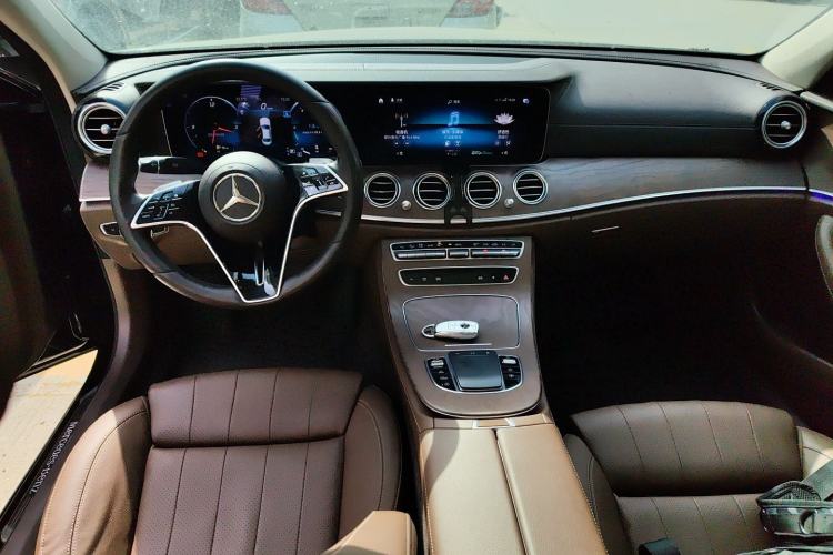 Used Mercedes-Benz E-Class 2022 Updated E 300 L Luxury Edition Center Console
