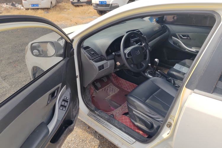 Used Zotye Z300 2014 1.5L Value Edition Manual Elite Model
