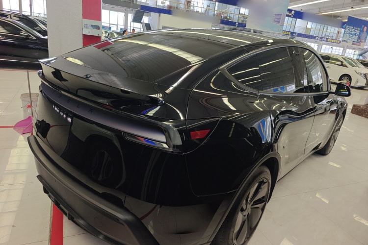 Used Tesla Model Y 2025 Rear-Wheel-Drive Version
