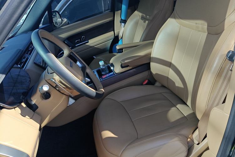 Used Land Rover Range Rover 2023 3.0 L6 400 PS Extended Long-Wheelbase Version