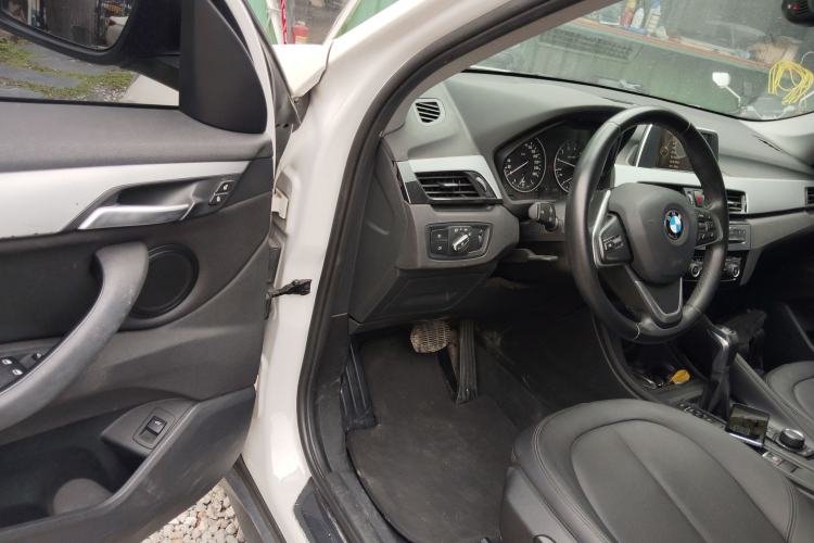 Used BMW X1 2016 sDrive18Li Premium Edition Driver Seat