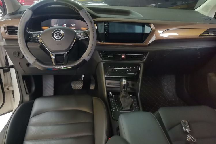 Used Volkswagen Tharu 2022 280TSI Two-Wheel-Drive Luxury Edition Center Console