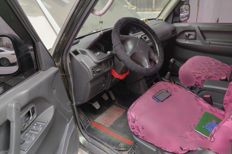 Used Leopaard Heijingang 2013 2.2L Manual Two-Wheel Drive Standard Version Driver Seat