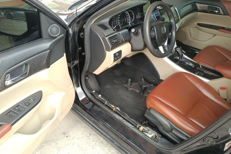 Used Honda Accord 2014 2.0L LX Comfort Edition Driver Seat