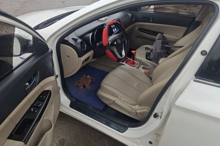 Used CHANGAN Eado 2014 1.6L Manual Luxury Model