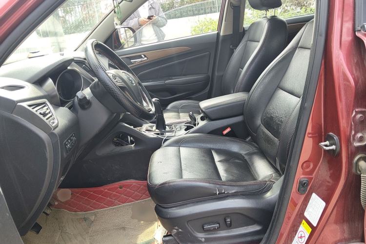 Used CHANGAN CS75 2014 2.0L Manual Leading Version China IV Standard
