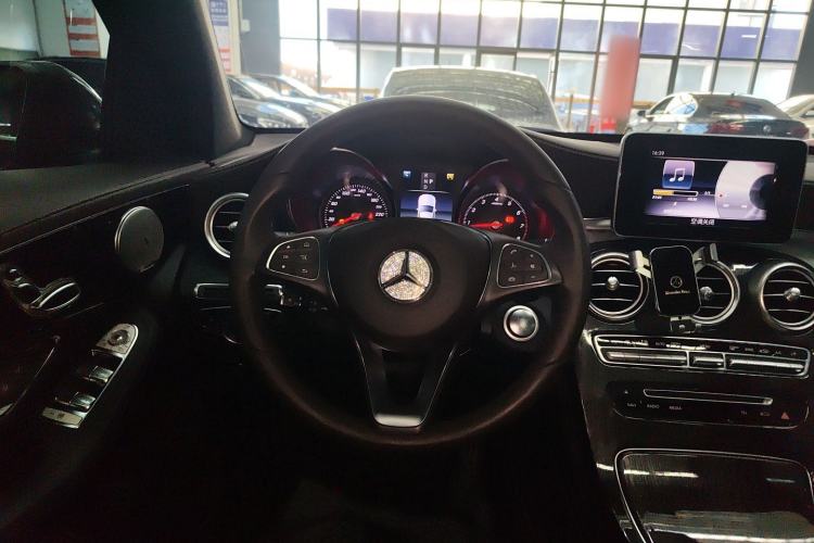 Used Mercedes-Benz GLC 2018 Facelift GLC 200 4MATIC Steering Wheel