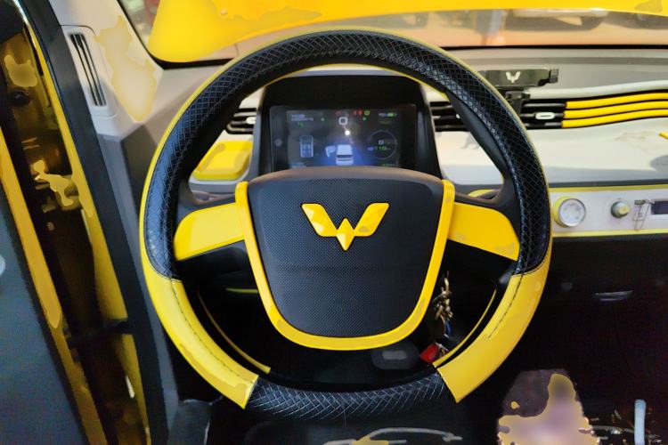 Used Wuling Hongguang MINIEV 2021 Macaron Premium Model – Lithium-NMC Steering Wheel