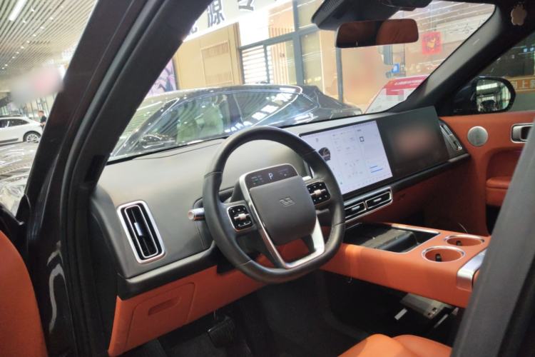 Used Li Auto L8 2023 Air model
