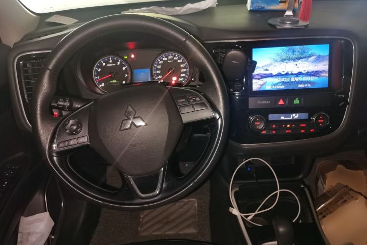 Used Mitsubishi Outlander 2018 2.0L Two-Wheel Drive Glory Edition 5 Seats