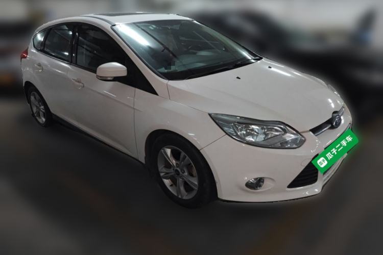 Used Ford Focus 2012 Hatchback 1.6L Automatic Fashion Edition Front Right 45 Deg