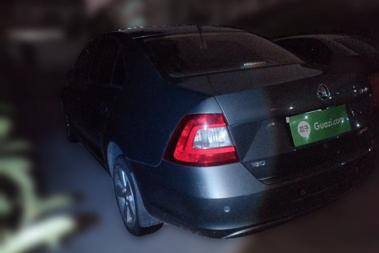 Used Skoda Rapid 2016 1.6L Manual Front-Wheel-Drive Version