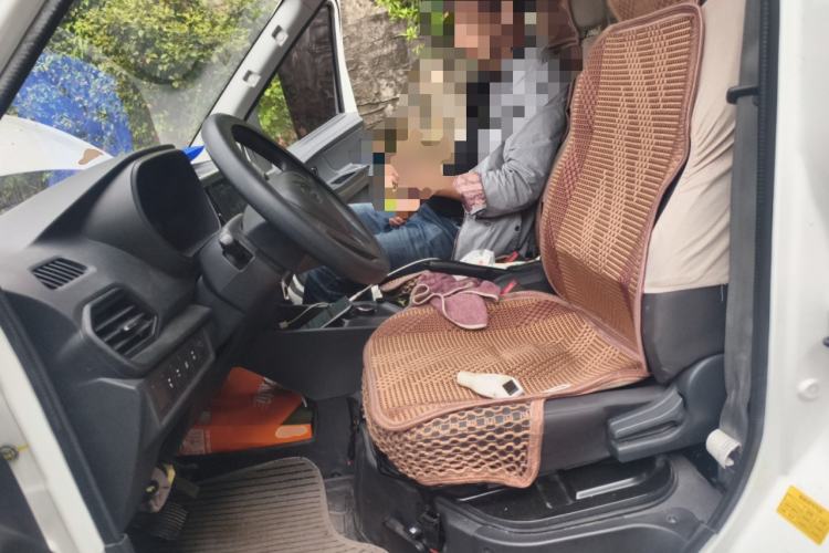 Used CHANGAN KAICHENG Ruixing EM80 2025 Model Elite 6-Seater 300 km Hinged Doors Left Front Seat