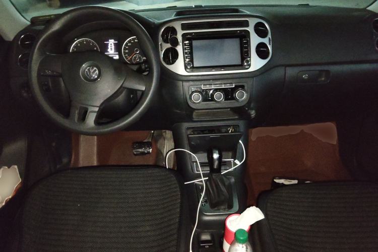 Used Volkswagen Tiguan 2015 1.8TSI Automatic Two-Wheel Drive Trend Edition Center Console