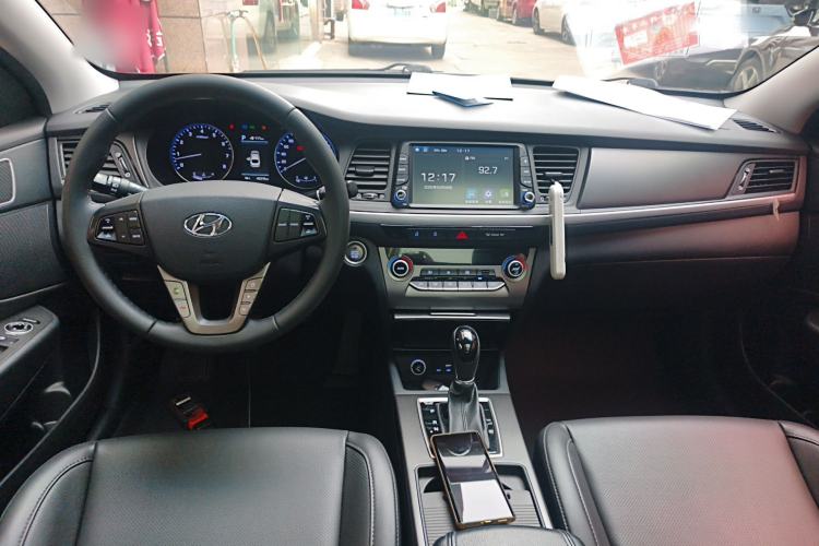 Used Hyundai Mistra 2017 1.8L Automatic Deluxe DLX Model China V Emission Standard Center Console