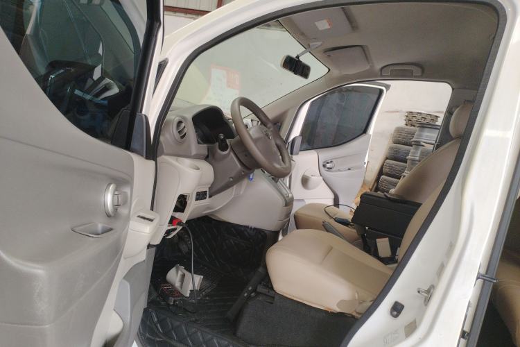 Used Nissan NV200 2014 1.6L CVT Luxury Model China IV Standard