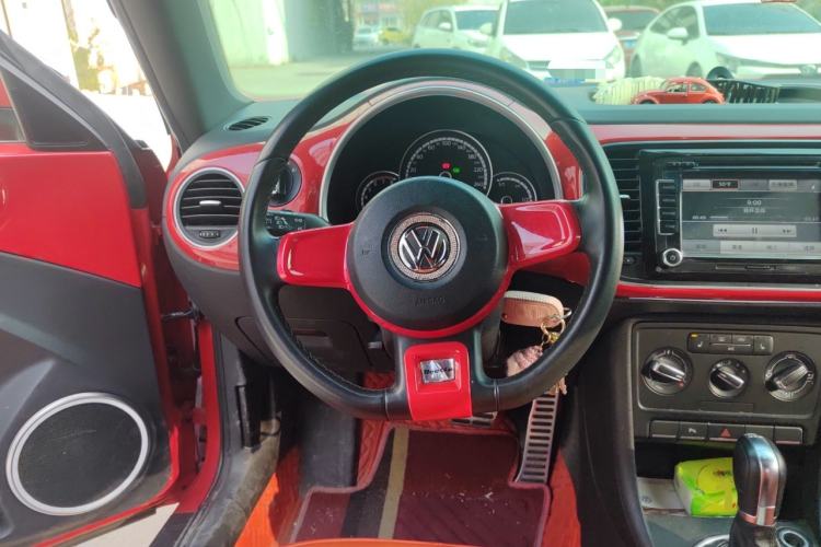 Used Volkswagen Beetle 2015 180TSI model
