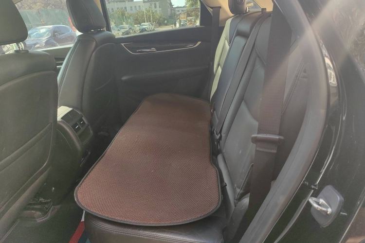 Used Cadillac XT5 2017 Anniversary Edition 28T Four-Wheel Drive Luxury Model Left Rear Seat