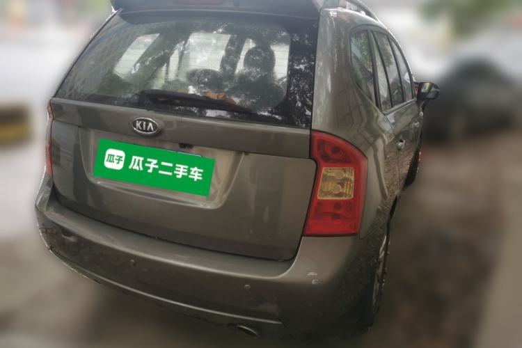 Used Kia Carens 2011 2.0L 5-Seater Automatic Standard Edition