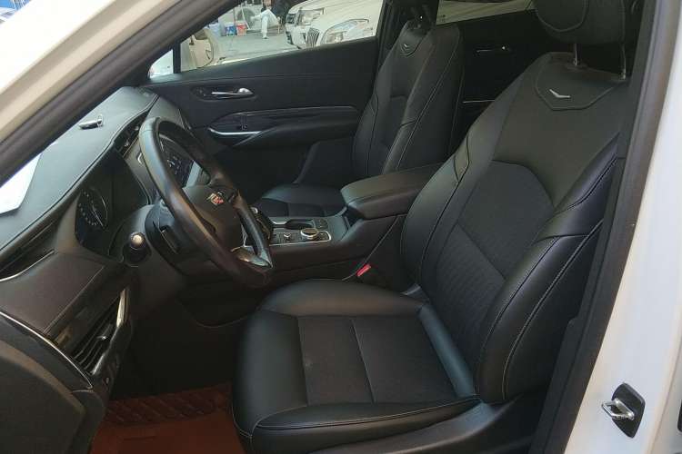 Used Cadillac XT4 2018 28T Two-Wheel Drive Tech Version