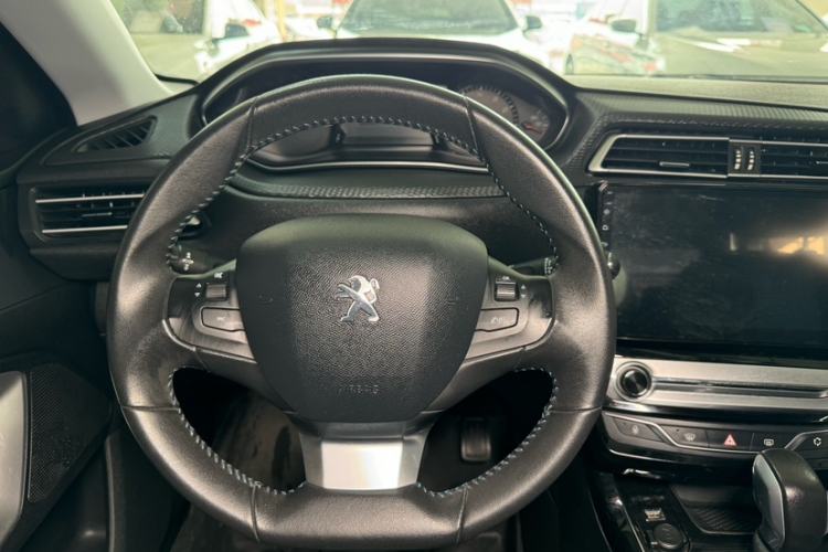 Used Peugeot 308 2018 1.6L Automatic Luxury Edition Steering Wheel