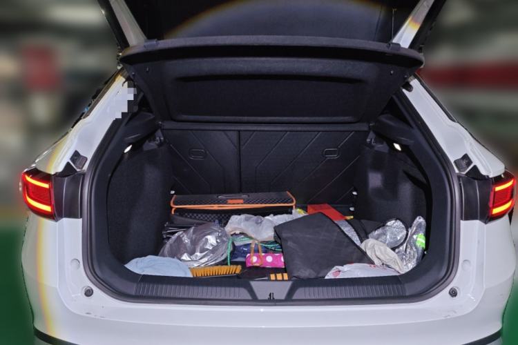 Used Volkswagen ID.4 X 2023 Pure Smart Edition Trunk