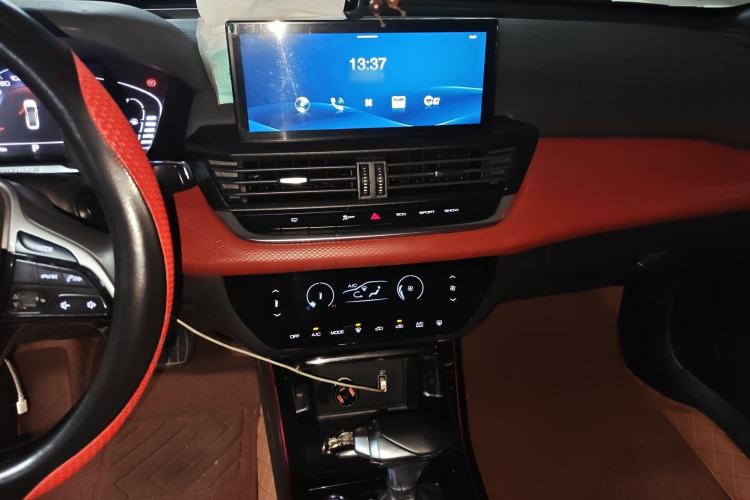 Used Dongfeng Aeolus Yixuan 2022 230T Automatic Adaptive-Beam Knight Edition Audio And AC Panel