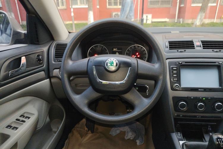 Used Skoda Octavia 2012 1.6L Manual Yijie Edition Steering Wheel