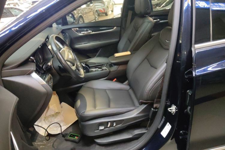 Used Cadillac XT5 2022 2.0T Two-Wheel Drive Luxury Version Left Front Seat