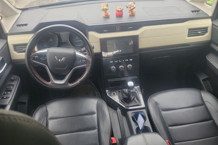Used Wuling Hongguang PLUS 2019 1.5T Manual Luxury 7-Seater
