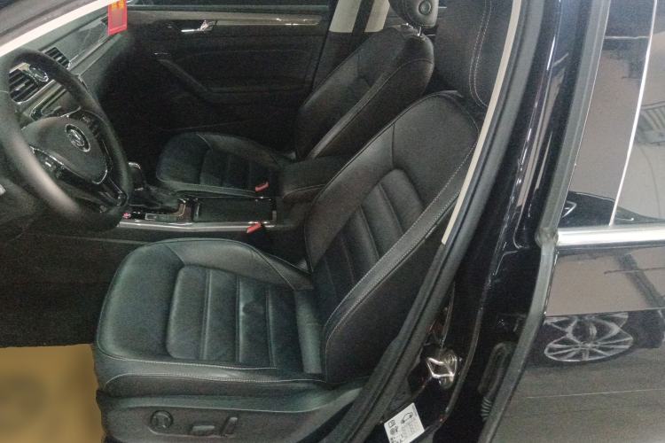 Used Volkswagen Passat 2017 330TSI DSG Luxury Edition