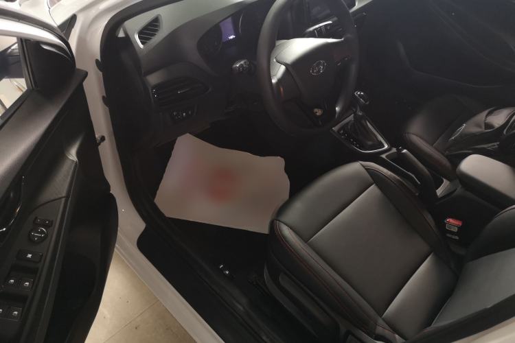 Used Hyundai Celesta 2018 1.6L Automatic GL Enjoyment Edition China VI compliant Driver Seat