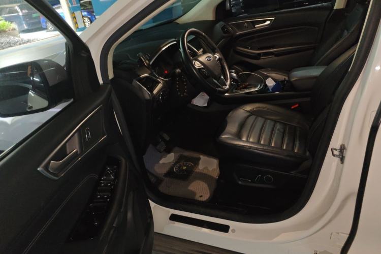 Used Ford Edge 2016 EcoBoost 245 Two-Wheel-Drive Titanium 7-Seater Driver Seat