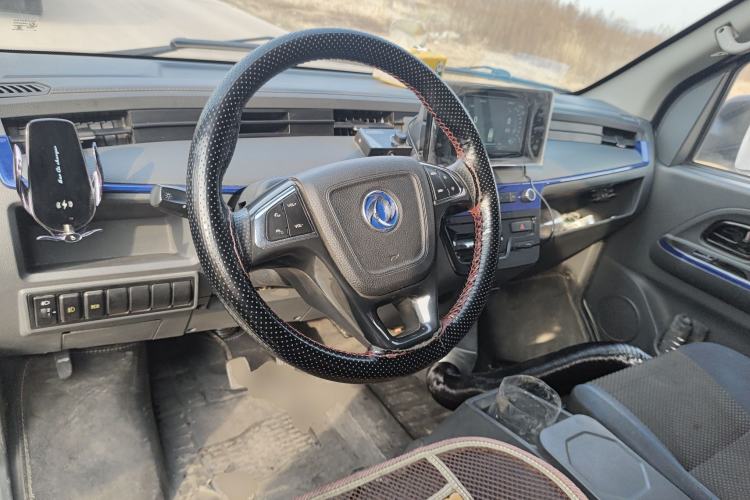 Used Dongfeng Yufeng EM26 2023 Standard Edition 41.472 kWh Henan Lithium Power Center Console