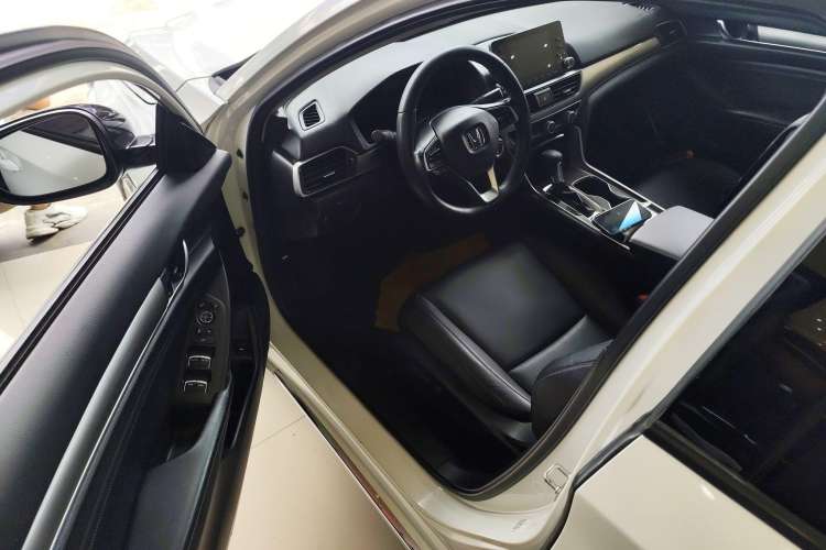 Used Honda Accord 2018 260TURBO Elite Edition China VI Driver Seat