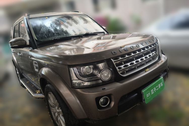 Used Land Rover Discovery 2015 3.0 SC V6 HSE Front Right 45 Deg