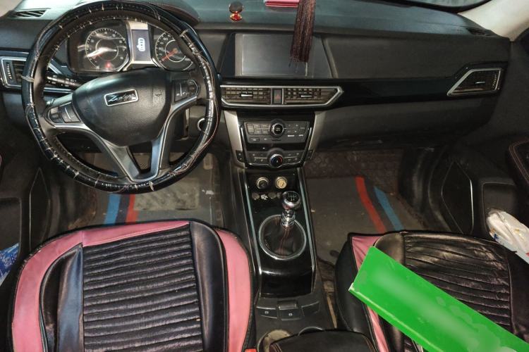 Used Zotye Domy X5 2015 1.5T Manual Luxury Version China IV Standard Center Console