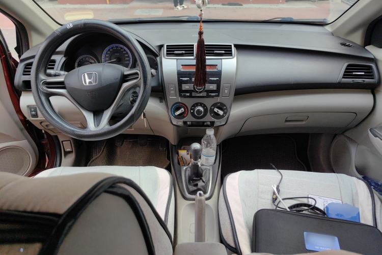 Used Honda City Classic 2012 1.5L manual Elite Edition Center Console