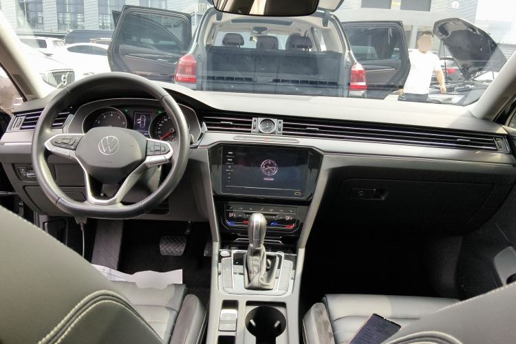 Used Volkswagen Magotan 2020 330TSI DSG Leading Model Center Console