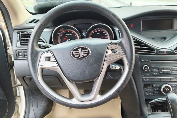 Used Bestune B70 2014 2.0L automatic luxury version

