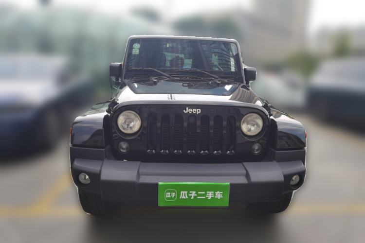 Used Jeep Wrangler 2015 2.8TD Sahara Four-Door Comfort Edition Front