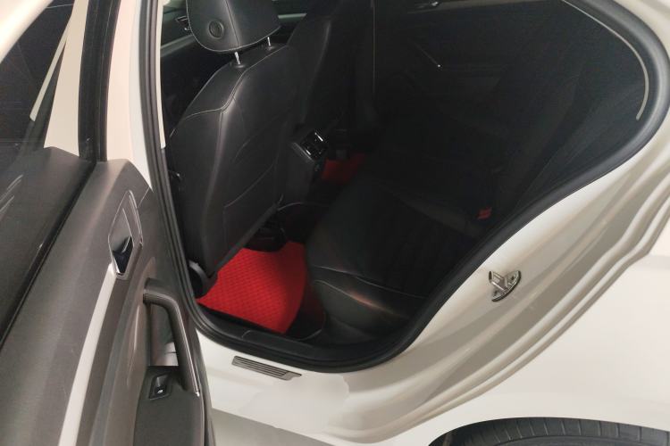 Used Volkswagen Lamando 2019 280TSI DSG Comfort Edition China VI standard Left Rear Seat