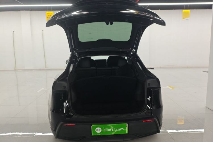 Used Tesla Model Y 2025 Rear-Wheel-Drive Version